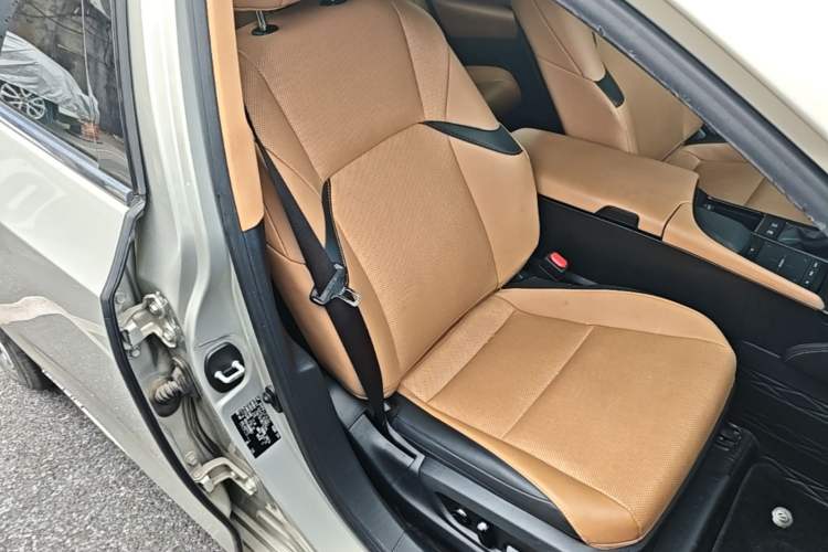 Used Lexus ES 2021 300h Excellence Edition Right Front Seat