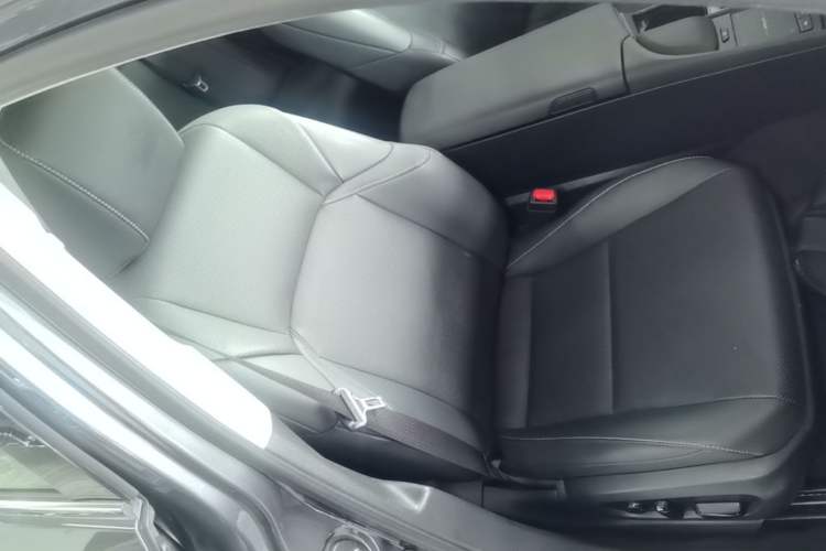Used Lexus ES 2021 200 Excellence Edition Right Front Seat