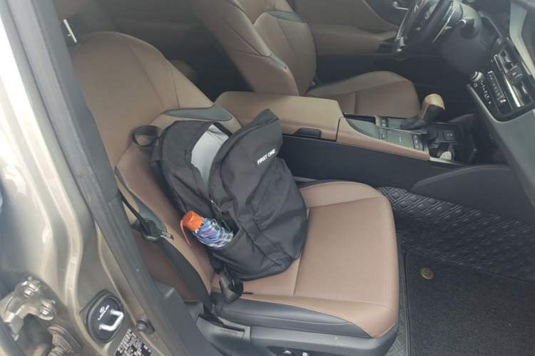 Used Lexus ES 2021 300h Excellence Edition Right Front Seat