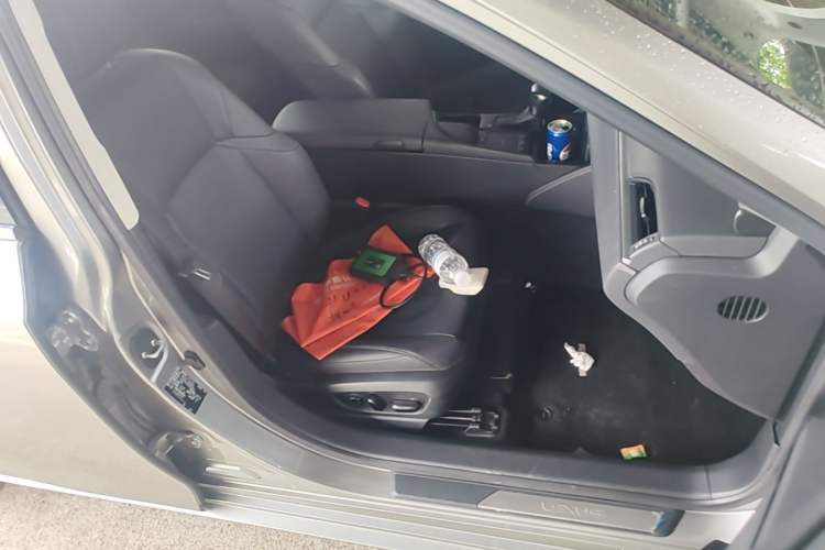 Used Lexus ES 2021 300h Excellence Edition Right Front Seat