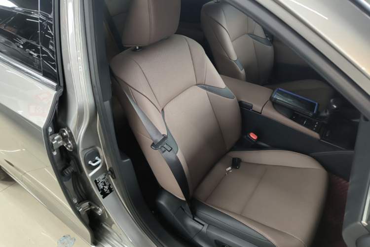 Used Lexus ES 2021 200 Excellence Edition Right Front Seat