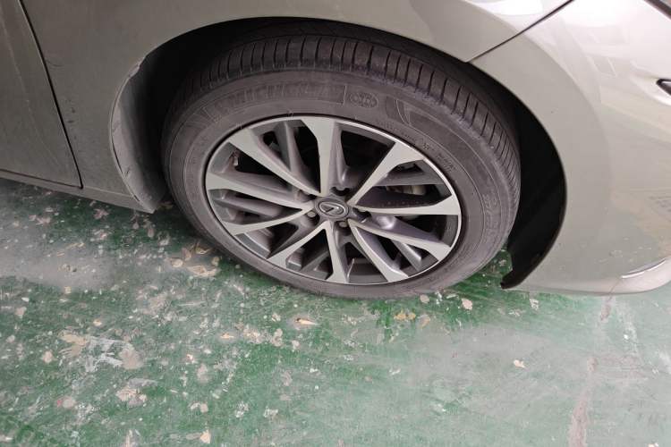 Used Lexus ES 2021 300h Excellence Edition Right Front Wheel Hub