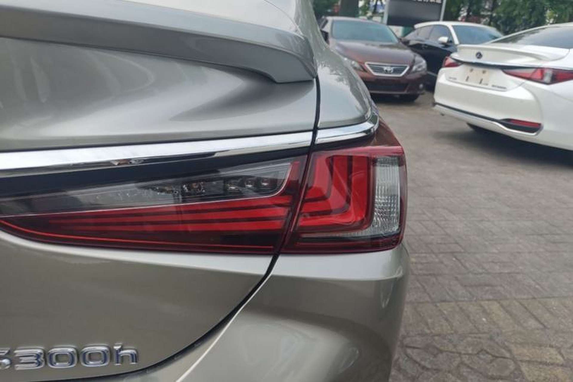 Used Lexus ES 2021 300h Excellence Edition Right Rear Taillight