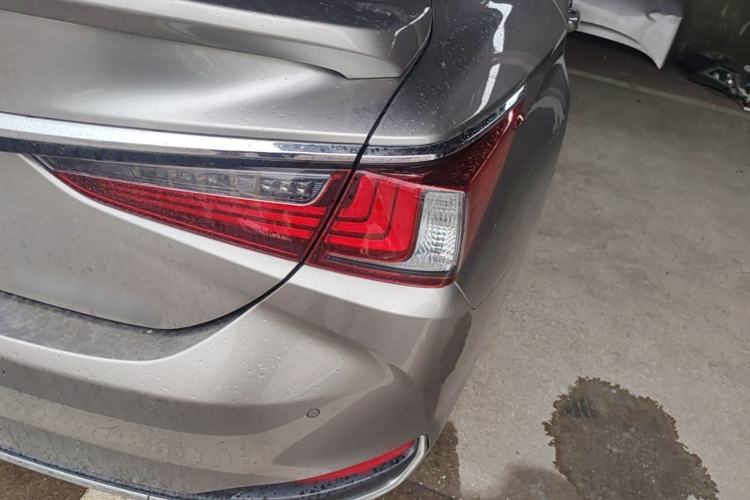 Used Lexus ES 2021 300h Excellence Edition Right Rear Taillight