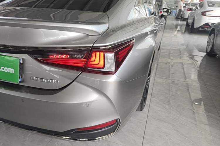 Used Lexus ES 2021 300h F SPORT Right Rear Taillight