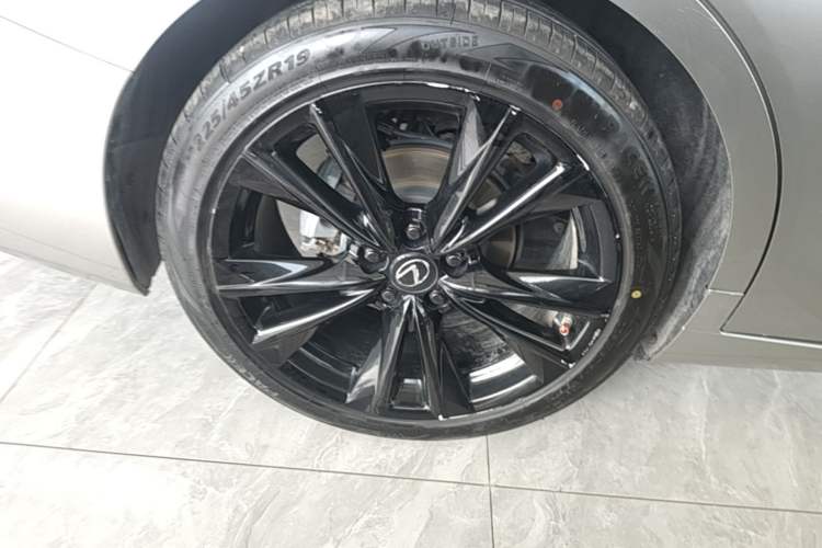 Used Lexus ES 2021 300h F SPORT Right Rear Wheel Hub
