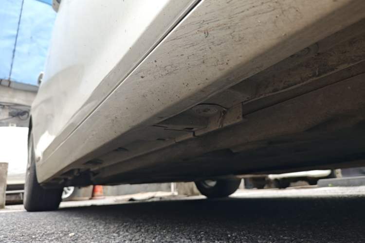 Used Lexus ES 2021 300h Excellence Edition Right Side Sill