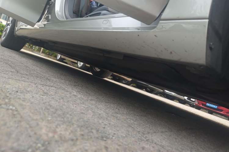 Used Lexus ES 2021 300h Excellence Edition Right Side Sill