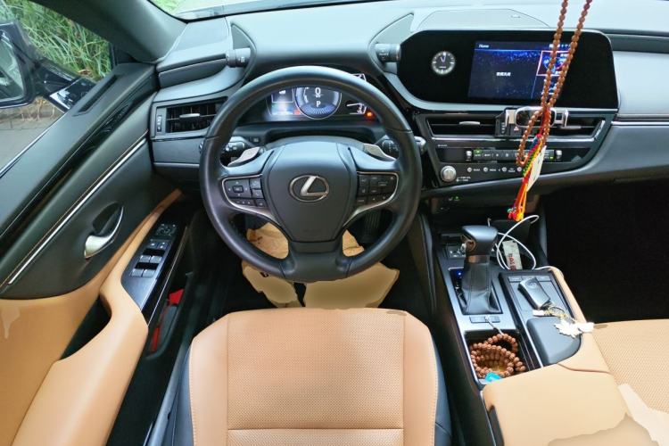 Used Lexus ES 2021 300h Excellence Edition Steering Wheel