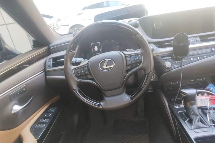 Used Lexus ES 2021 200 Luxury Edition Steering Wheel