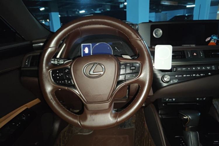 Used Lexus ES 2021 300h Excellence Edition Steering Wheel