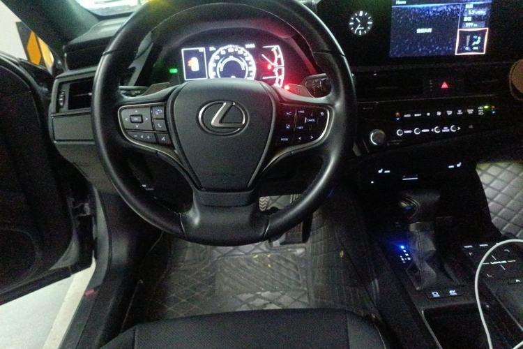 Used Lexus ES 2021 300h Excellence Edition Steering Wheel