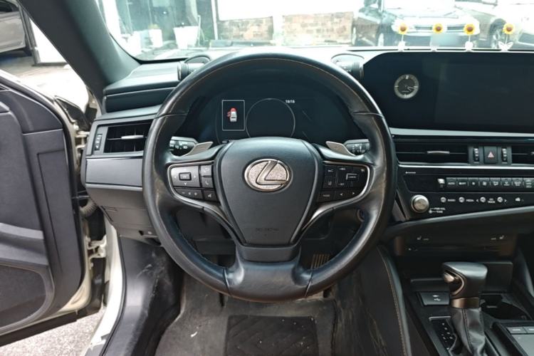 Used Lexus ES 2021 300h Excellence Edition Steering Wheel