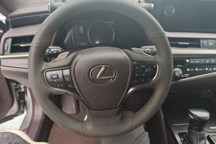 Used Lexus ES 2021 300h Excellence Edition Steering Wheel