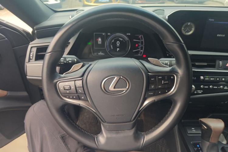 Used Lexus ES 2021 300h Excellence Edition Steering Wheel