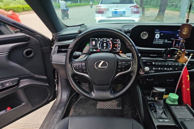 Used Lexus ES 2021 300h Deluxe Edition Steering Wheel