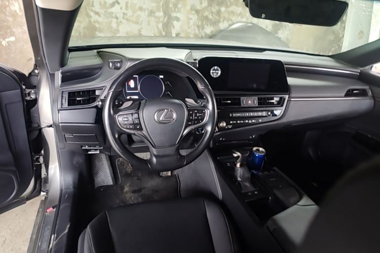 Used Lexus ES 2021 300h Excellence Edition Steering Wheel