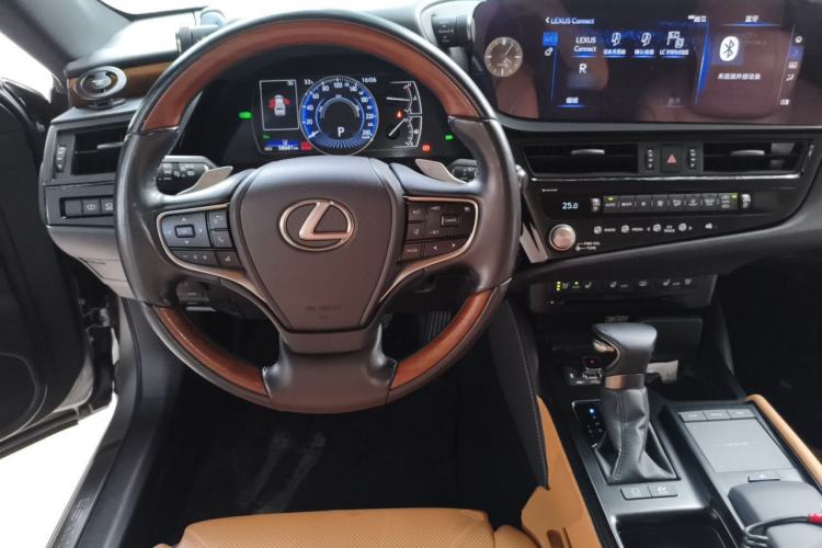 Used Lexus ES 2021 300h Executive Edition Steering Wheel