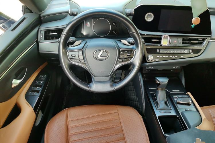 Used Lexus ES 2021 300h Excellence Edition Steering Wheel