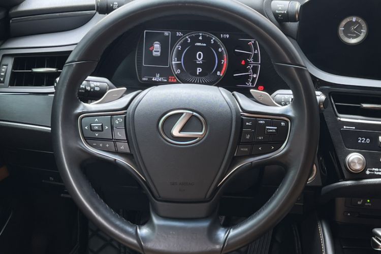 Used Lexus ES 2021 200 Excellence Edition Steering Wheel