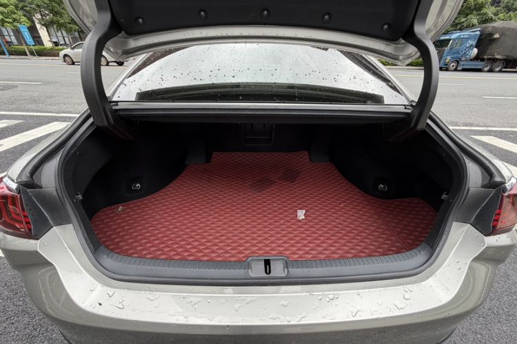 Used Lexus ES 2021 300h Excellence Edition Trunk