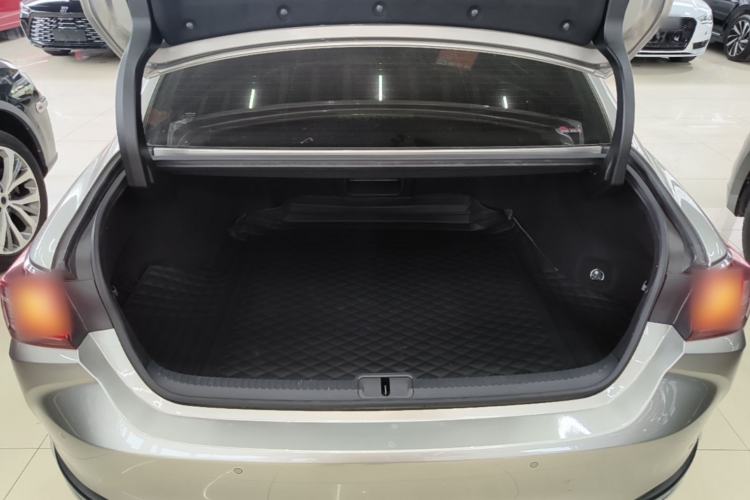 Used Lexus ES 2021 200 Excellence Edition Trunk
