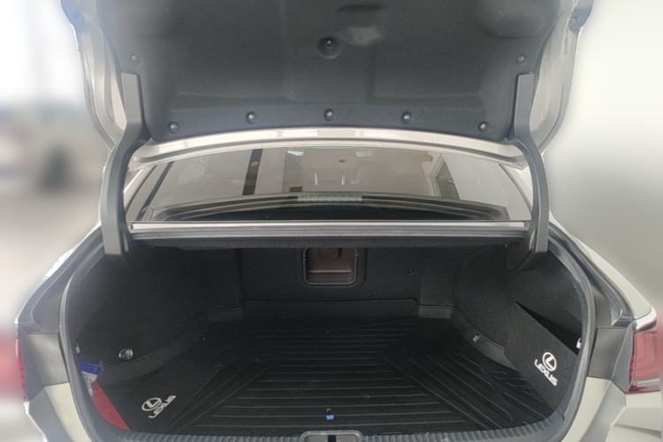 Used Lexus ES 2021 200 Excellence Edition Trunk