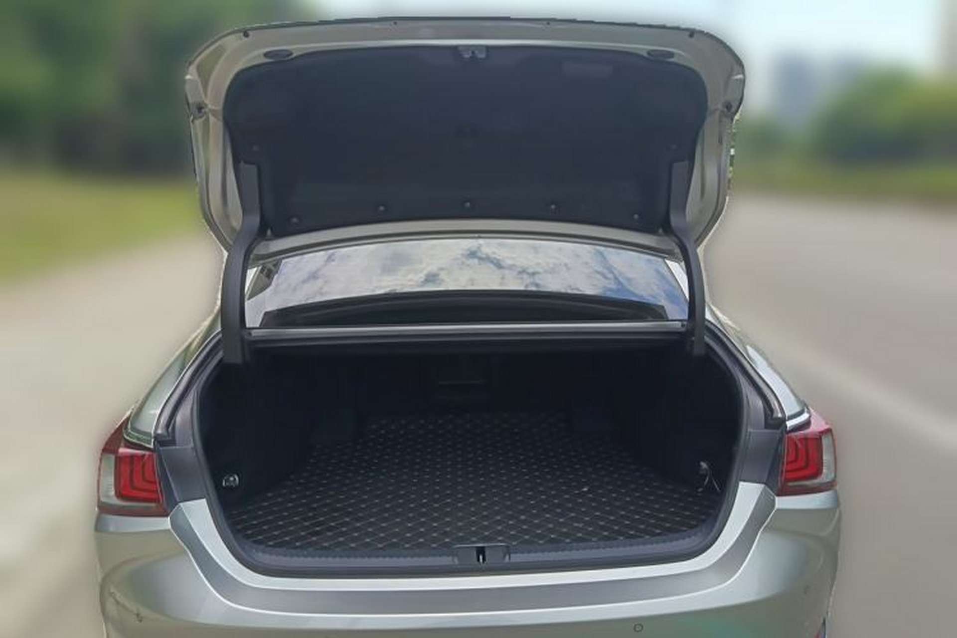 Used Lexus ES 2021 200 Excellence Edition Trunk