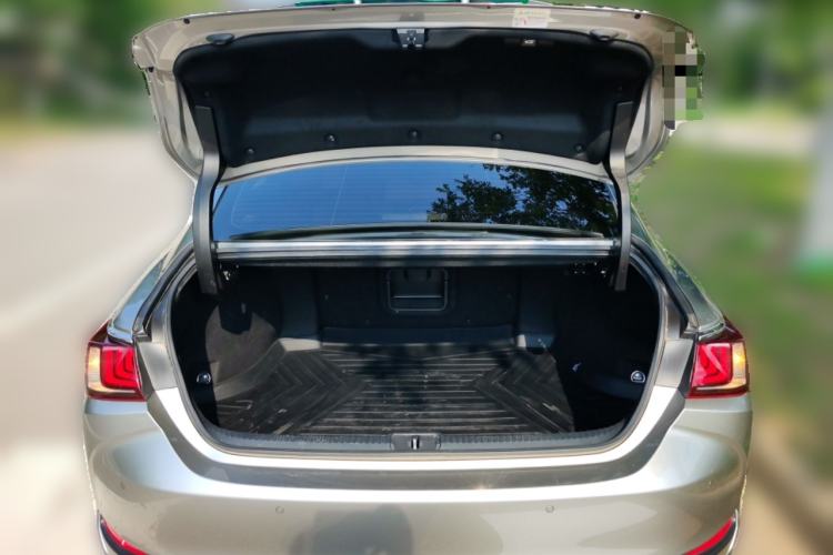 Used Lexus ES 2021 300h Excellence Edition Trunk