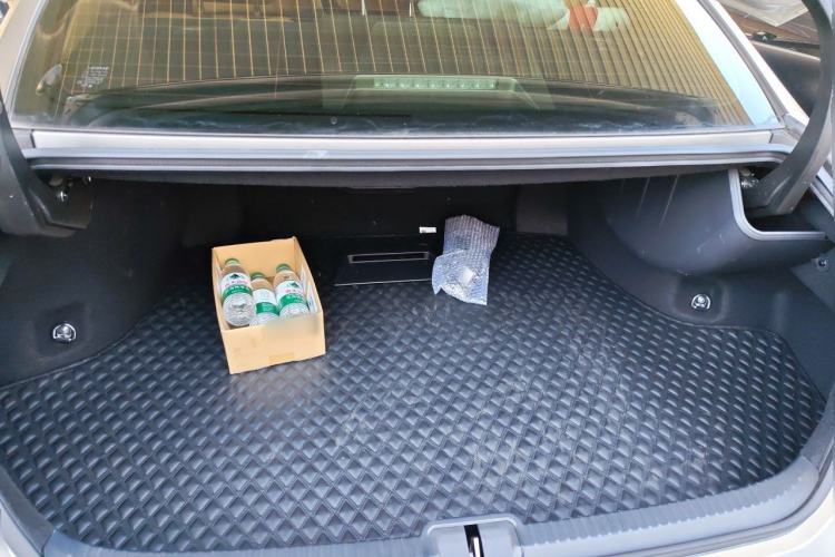 Used Lexus ES 2021 200 Excellence Edition Trunk