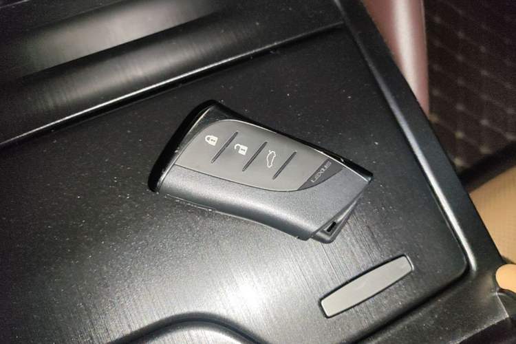 Used Lexus ES 2021 300h Excellence Edition Vehicle Key