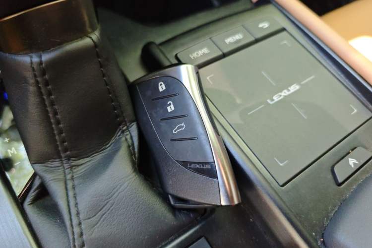 Used Lexus ES 2021 200 Luxury Edition Vehicle Key