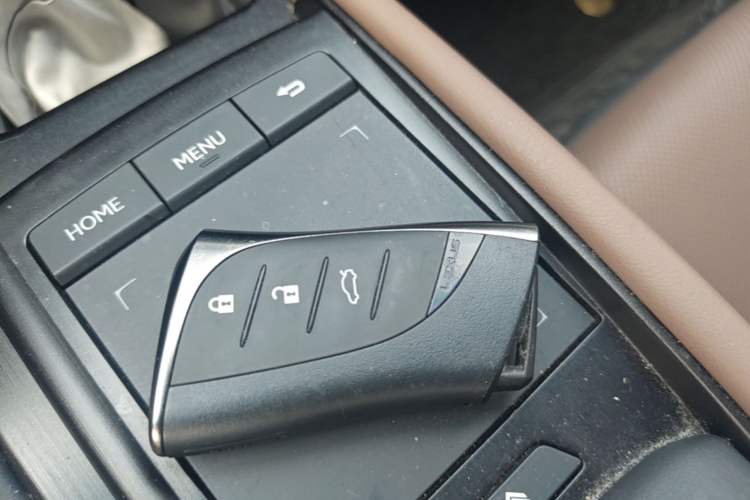 Used Lexus ES 2021 300h Excellence Edition Vehicle Key