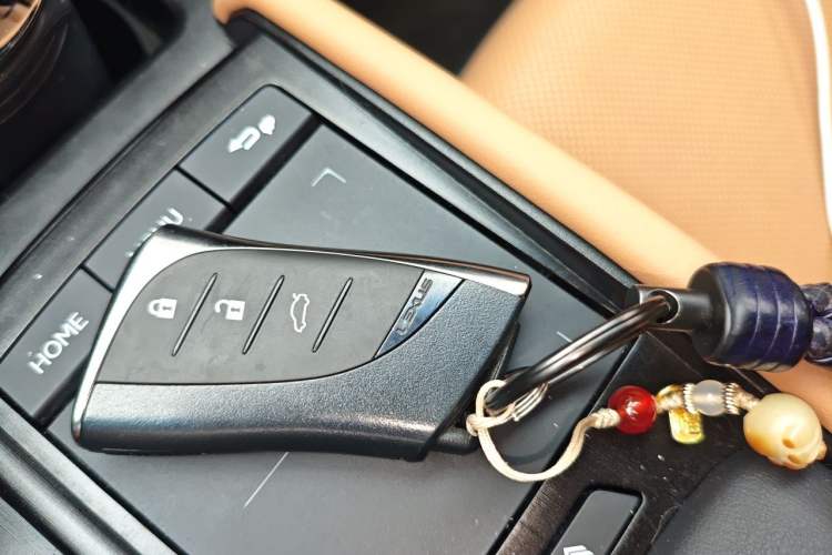 Used Lexus ES 2021 300h Deluxe Edition Vehicle Key