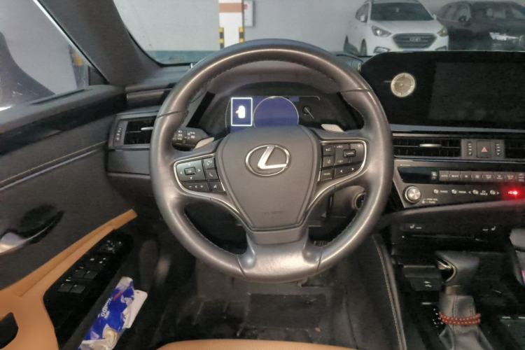 Used Lexus ES 2021 300h Excellence Edition Steering Wheel