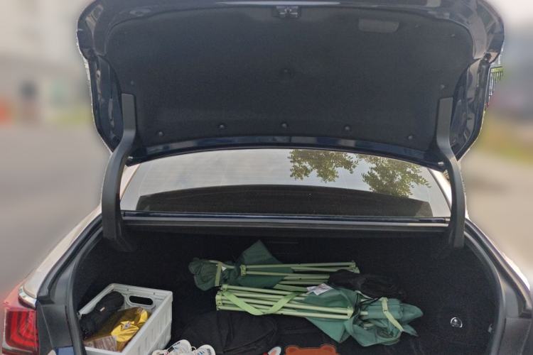 Used Lexus ES 2021 300h Deluxe Edition Trunk