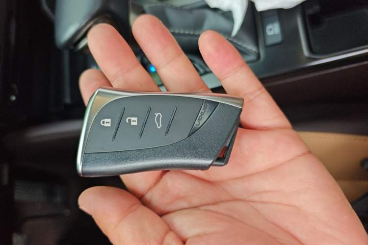 Used Lexus ES 2021 300h Deluxe Edition Vehicle Key