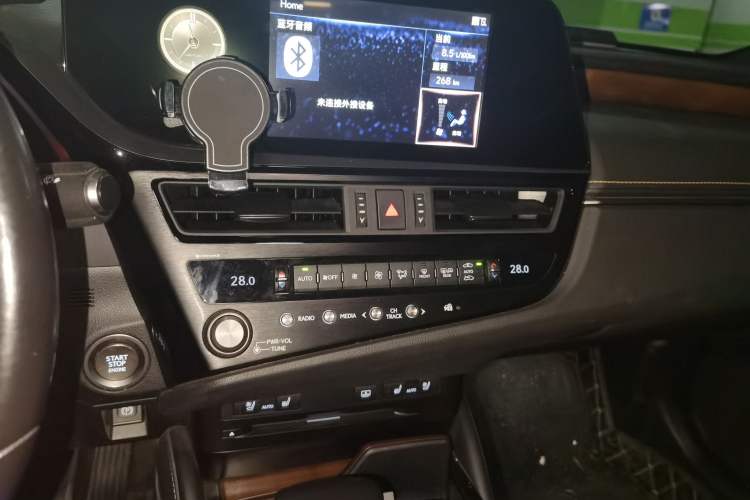 Used Lexus ES 2021 200 Luxury Edition Audio And AC Panel