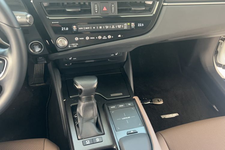 Used Lexus ES 2021 200 Excellence Edition Audio And AC Panel