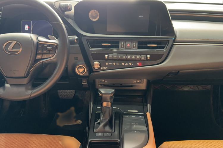 Used Lexus ES 2021 200 Excellence Edition Audio And AC Panel