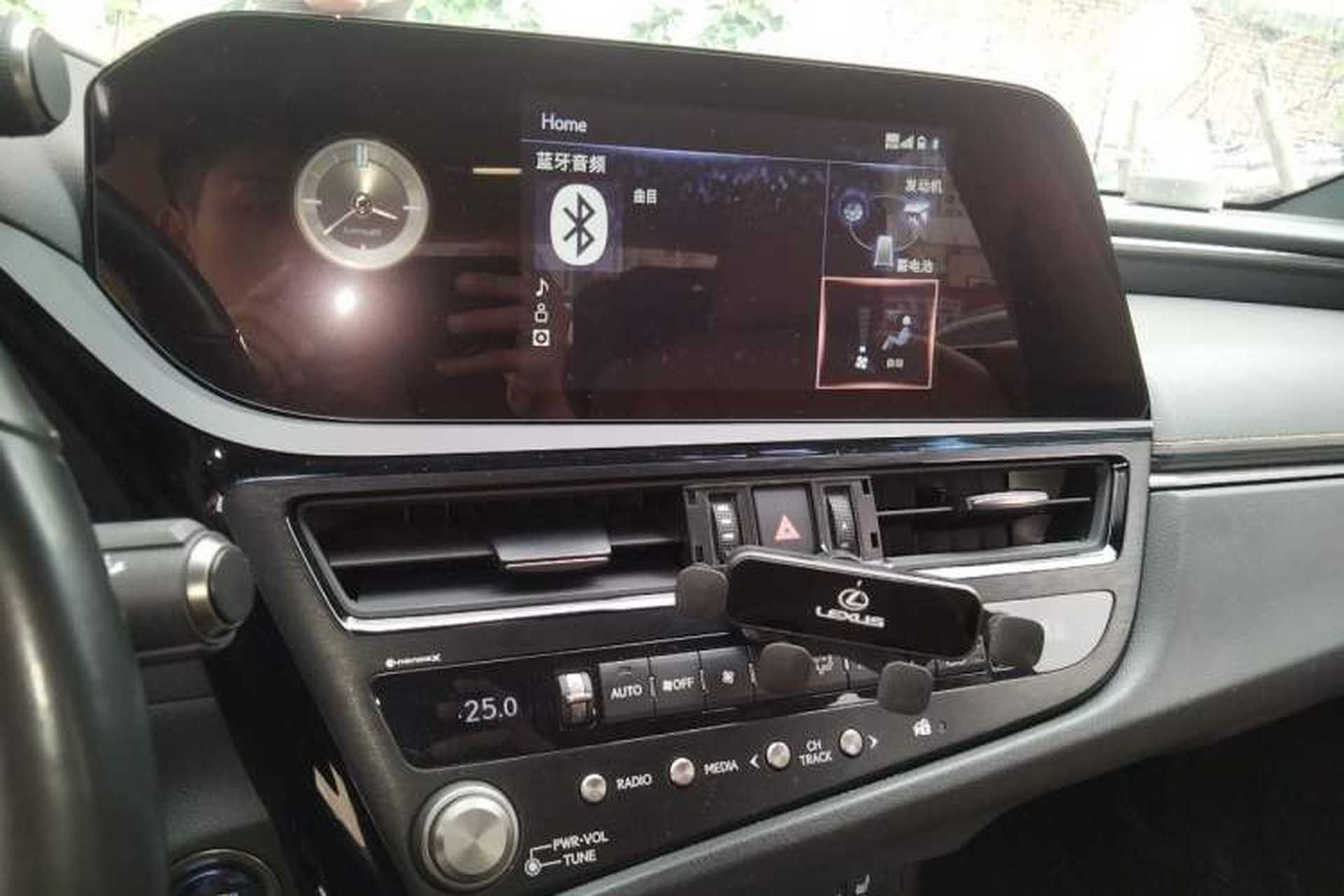 Used Lexus ES 2021 300h Excellence Edition Audio And AC Panel