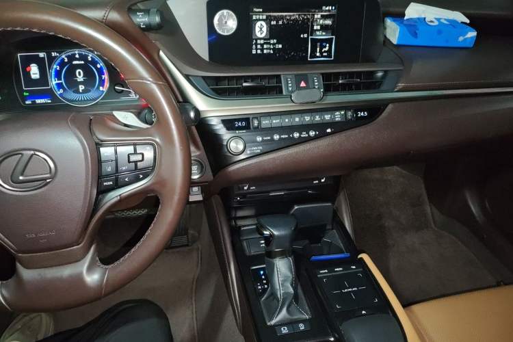 Used Lexus ES 2021 200 Excellence Edition Audio And AC Panel