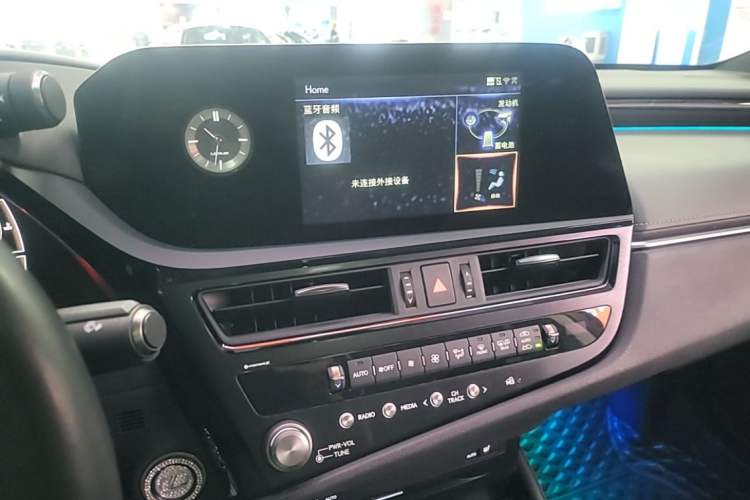 Used Lexus ES 2021 300h Excellence Edition Audio And AC Panel
