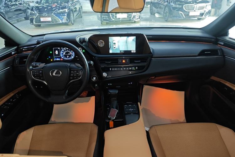 Used Lexus ES 2021 200 Excellence Edition Center Console