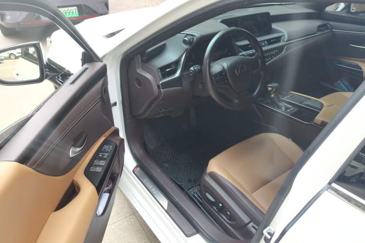Used Lexus ES 2021 200 Excellence Edition Driver Seat