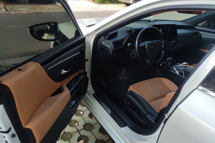 Used Lexus ES 2021 200 Excellence Edition Driver Seat