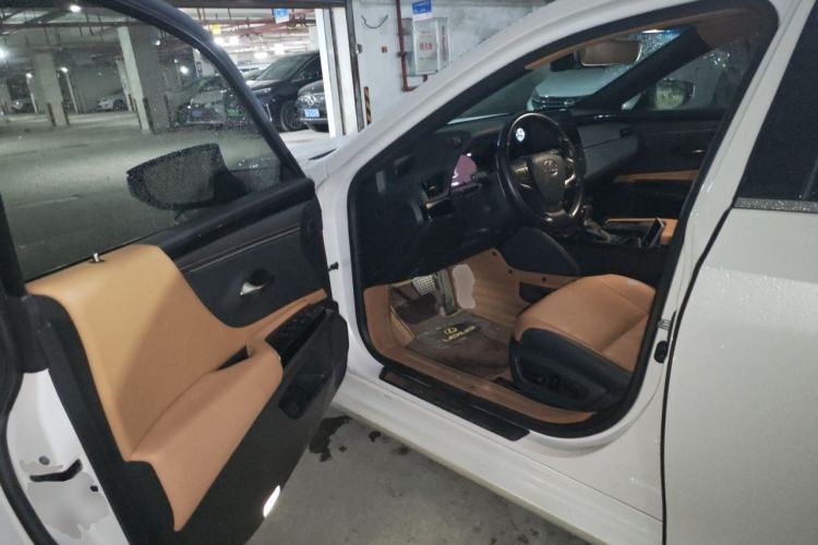 Used Lexus ES 2021 200 Excellence Edition Driver Seat