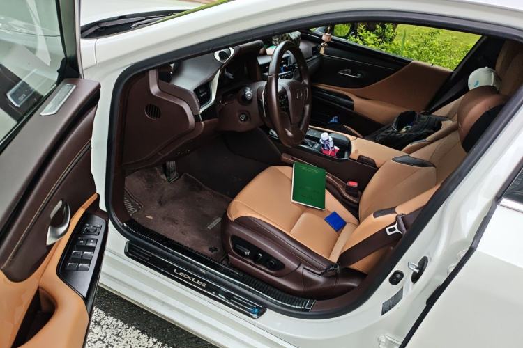 Used Lexus ES 2021 200 Excellence Edition Driver Seat