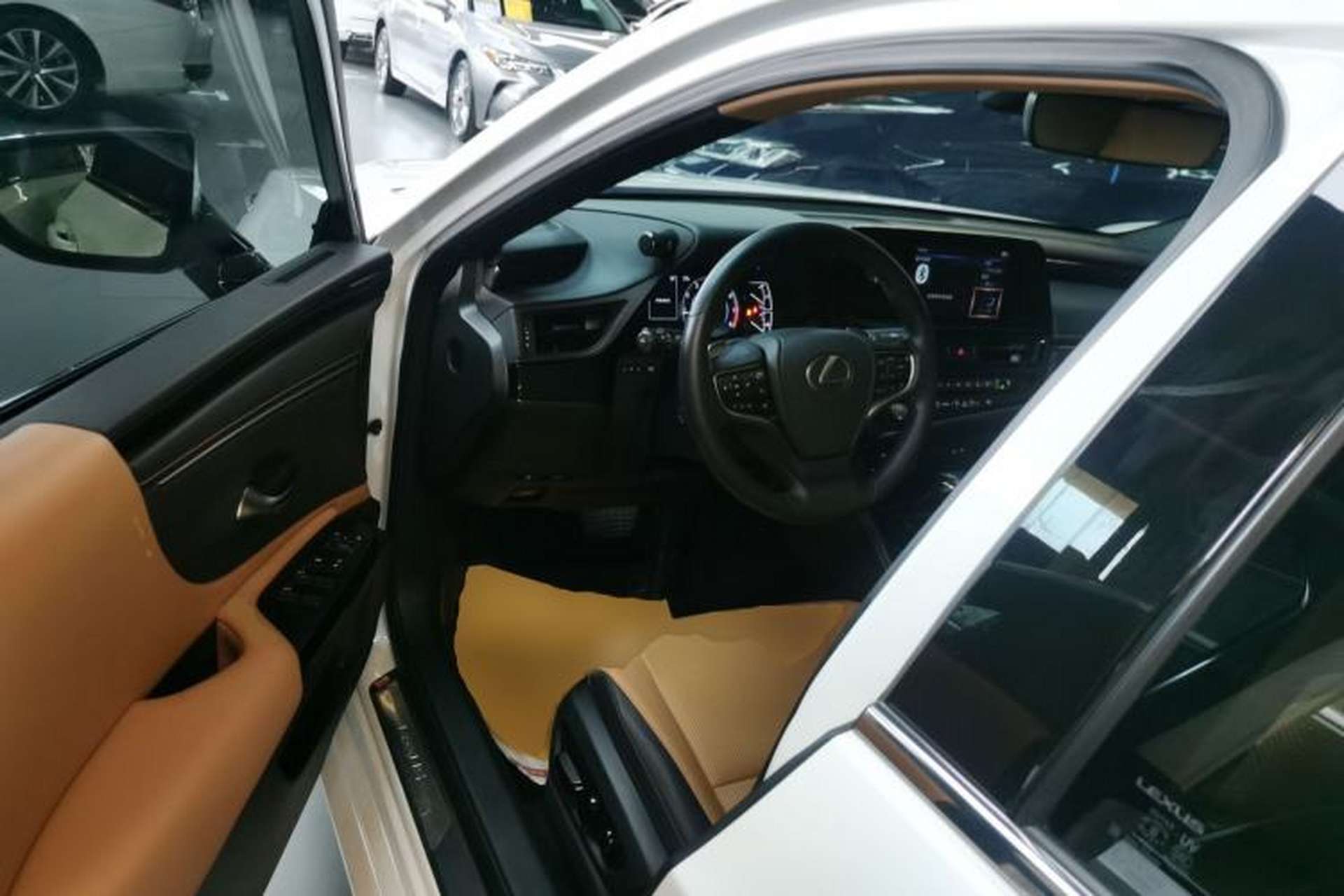 Used Lexus ES 2021 200 Excellence Edition Driver Seat