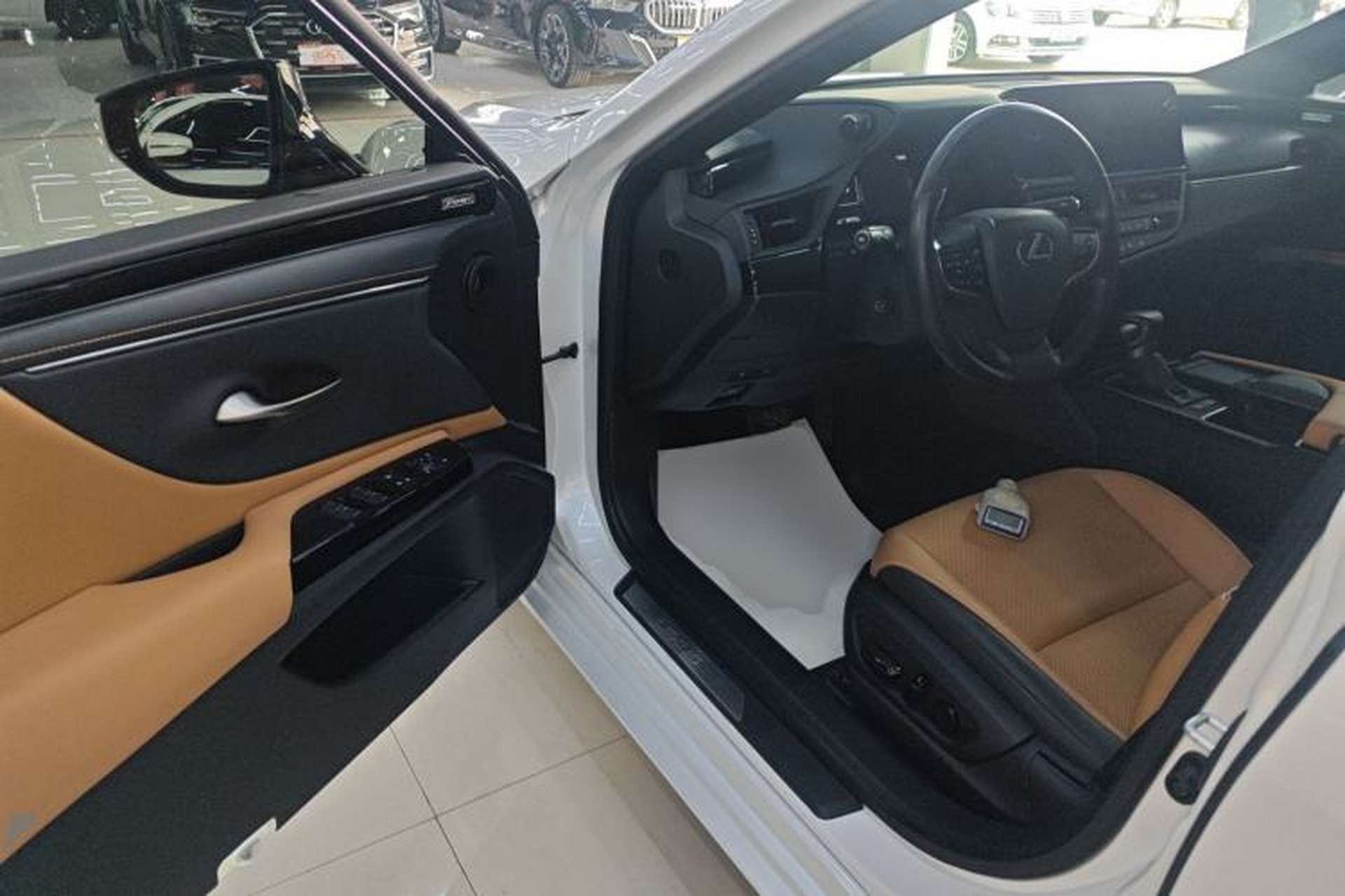 Used Lexus ES 2021 200 Excellence Edition Driver Seat